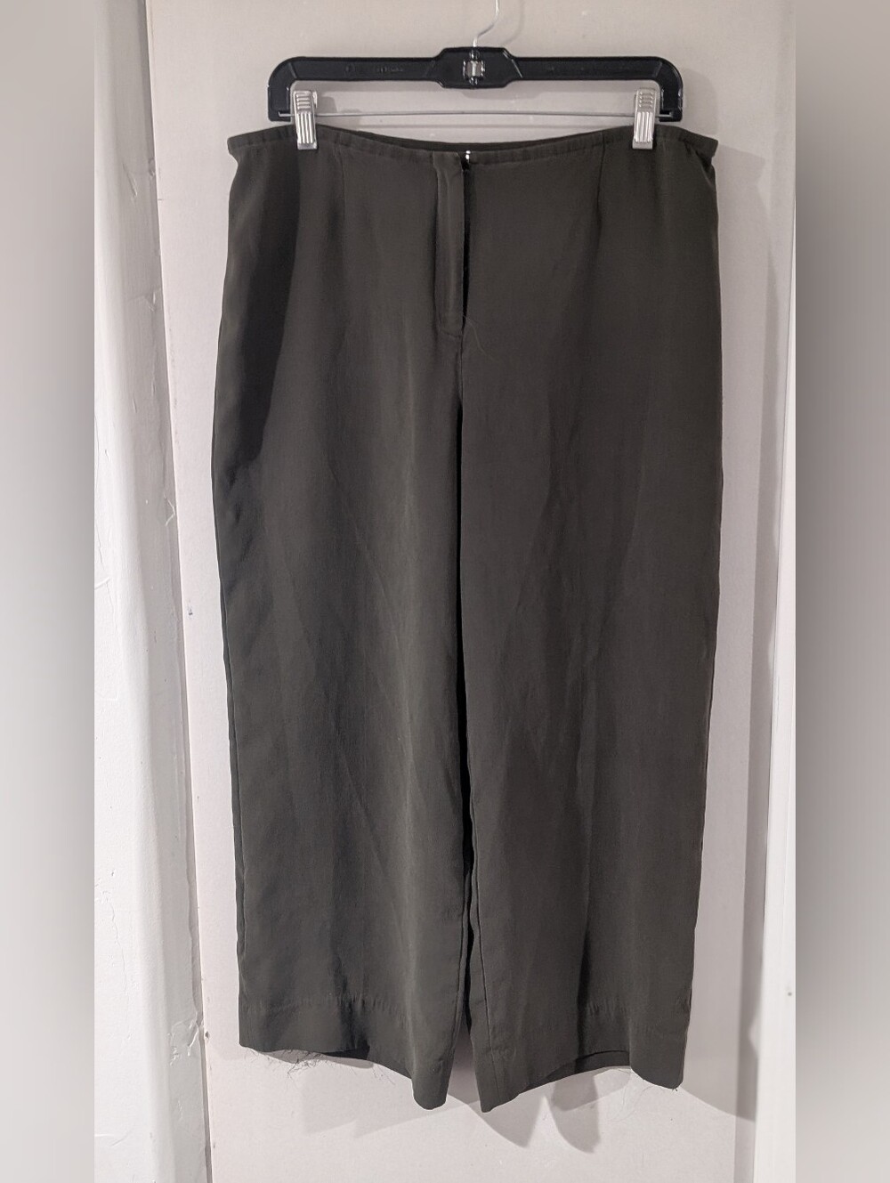 Eileen Fisher Petite Trousers in Olive